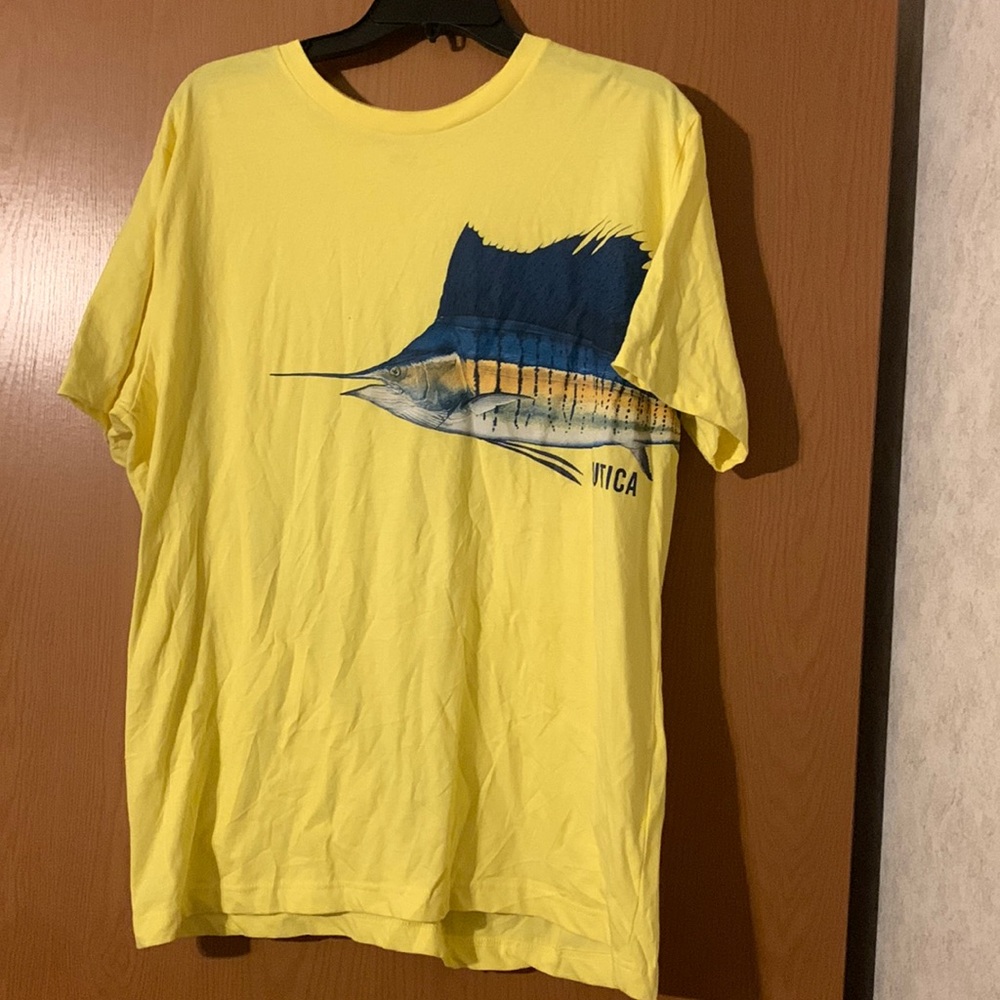 Tee shirt